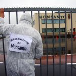 800px-Burgerinspectie_bij_Monsanto_Enkhuizen_2010-11-02_b