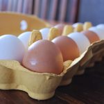 1280px-brown_and_white_eggs